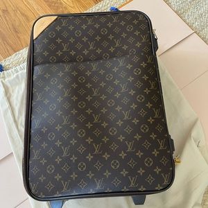 Pristine Condition Pegase LV Luggage 🔥🔥🔥